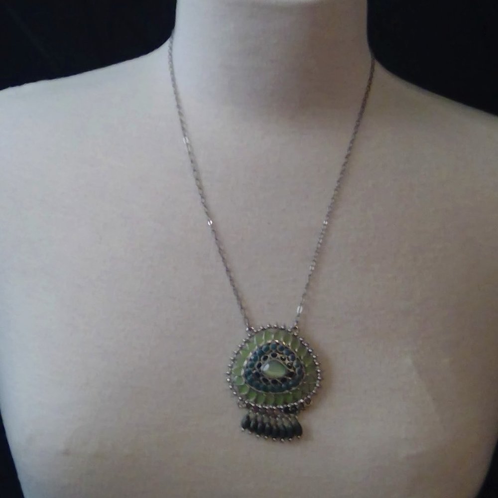 NWT Lia Sophia “Eucalyptus  “necklace